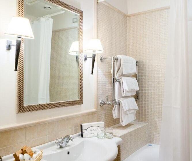 חדר סטנדרט לארבעה, Selva Candida