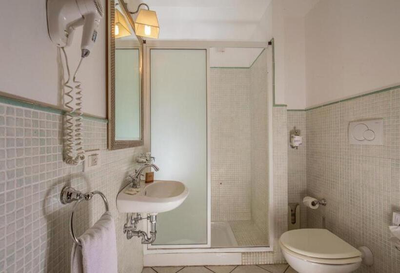 חדר אקונומי, Selva Candida