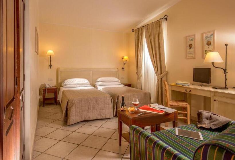 חדר אקונומי, Selva Candida