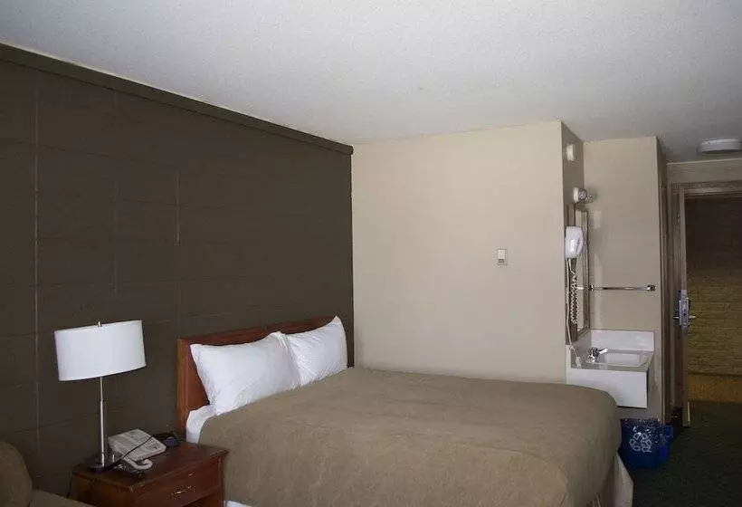 ２ダブルベッドのスタンダードルーム, Slave Lake Inn & Conference Centre
