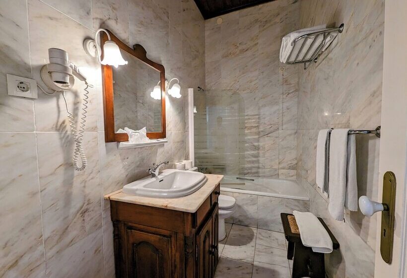 اتاق استاندارد, Solar De Monfalim