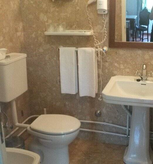 سوییت, Solar De Monfalim