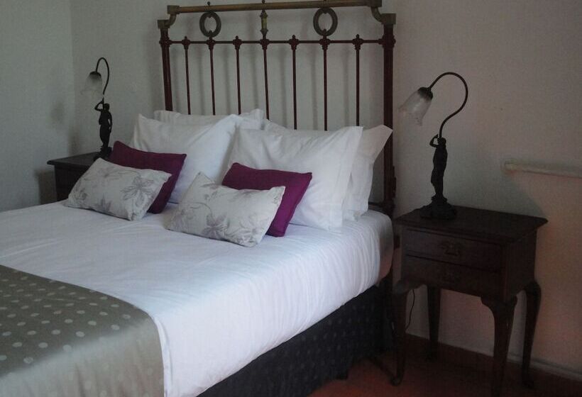 سوییت, Solar De Monfalim