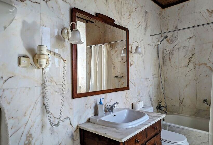 اتاق استاندارد, Solar De Monfalim