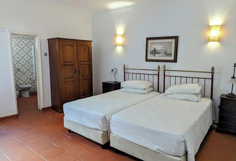 اتاق استاندارد سه نفره, Solar De Monfalim