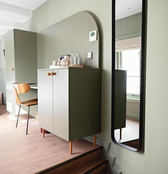 غرفة قياسية, The Times