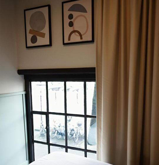 غرفة قياسية ذات إطلالة, The Times