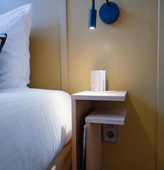 غرفة قياسية ذات إطلالة, The Times