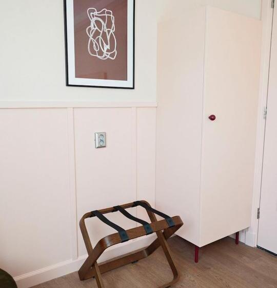 غرفة قياسية, The Times