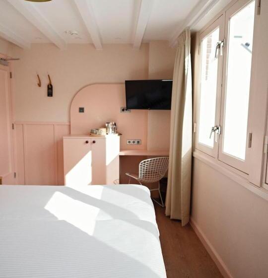 غرفة قياسية, The Times