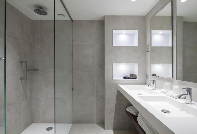 חדר סופריור לארבעה, Van Der Valk Hotel Hengelo