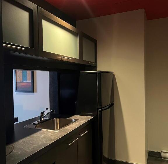 سوئیت پرزیدنت, Grand Times Hotel – Aeroport De Quebec