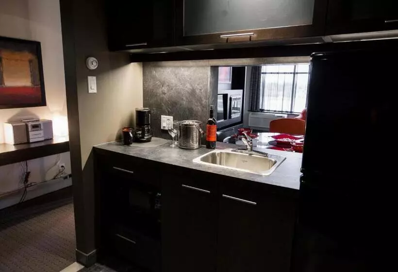 سوئیت پرزیدنت, Grand Times Hotel – Aeroport De Quebec