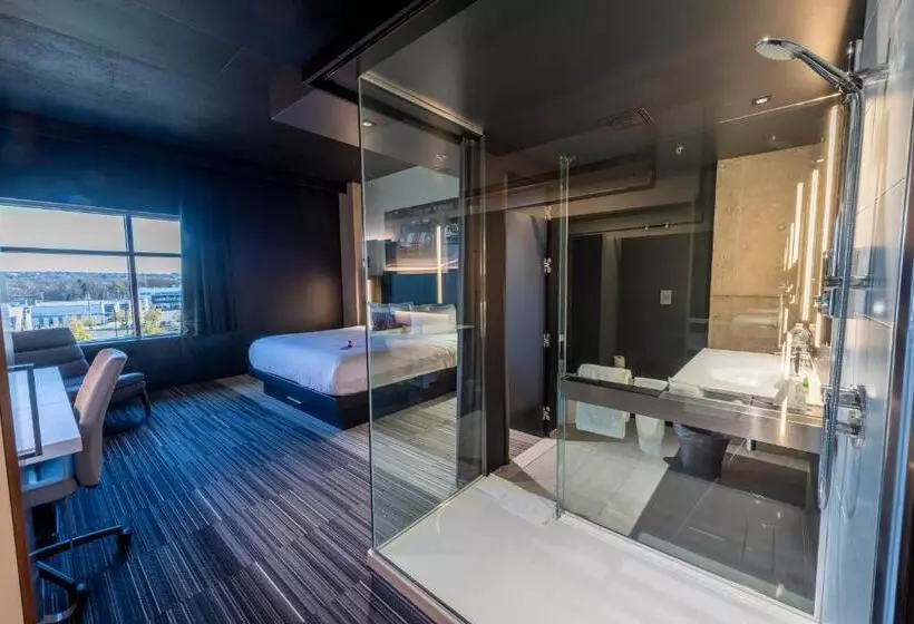 اتاق سوپریور با تخت بزرگ, Grand Times Hotel – Aeroport De Quebec