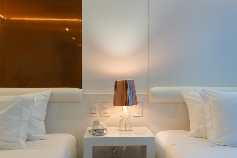 חדר סופריור, 45 By Director