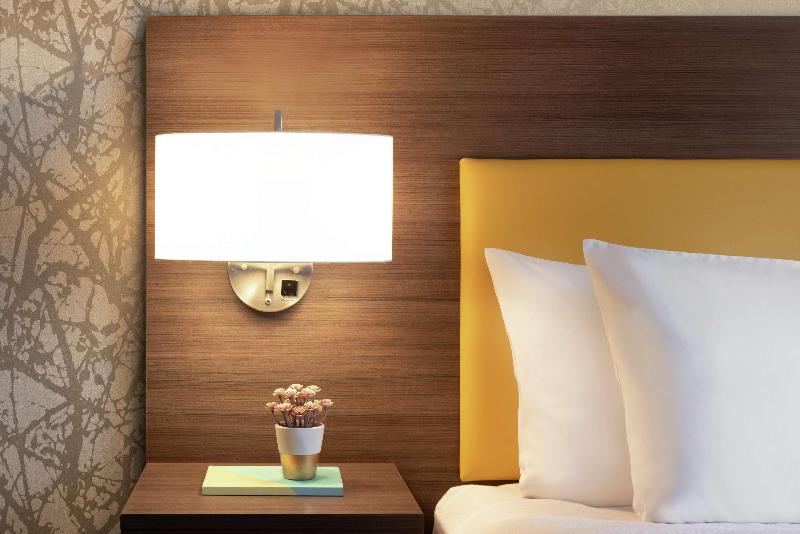 חדר סטנדרט עם מיטת קינג, 45 By Director