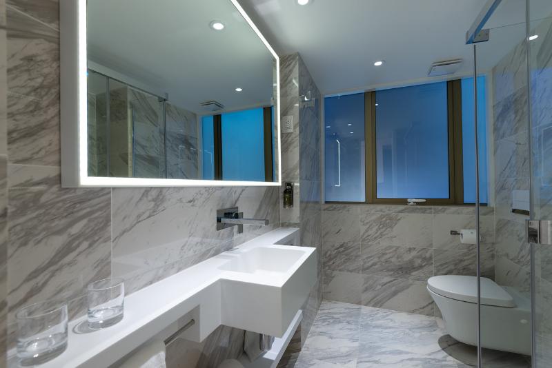 חדר סופריור, 45 By Director