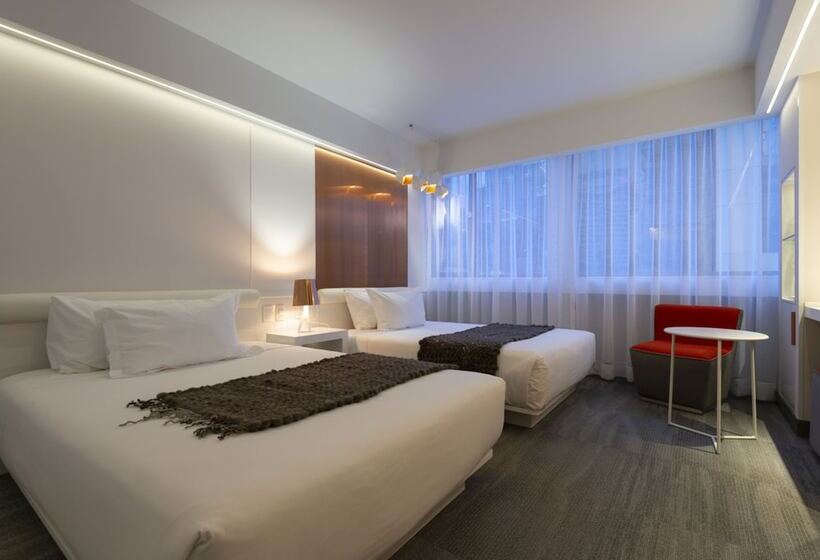 חדר סופריור, 45 By Director