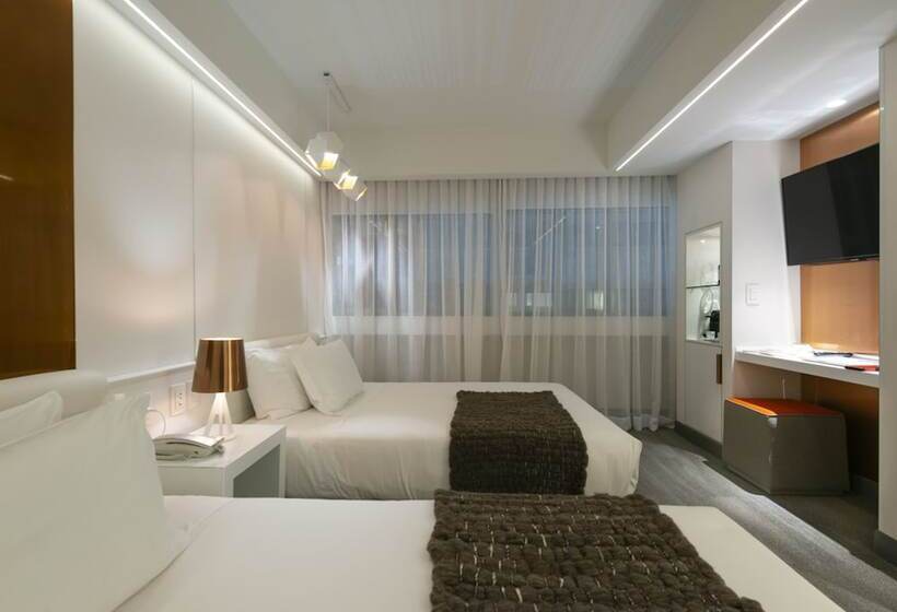 חדר סופריור, 45 By Director