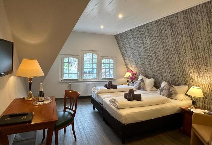 다락방 스탠다드 룸, Am Markt Bacharach