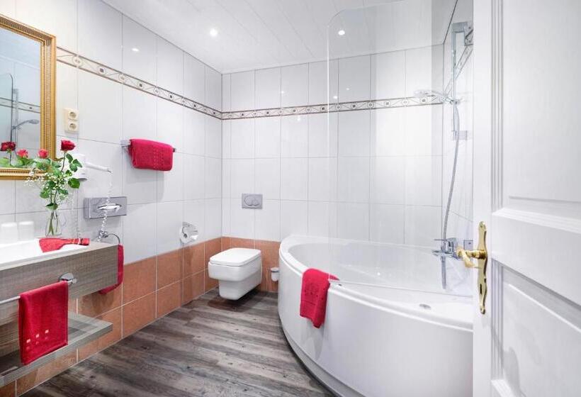 디럭스 자쿠지룸, Am Markt Bacharach