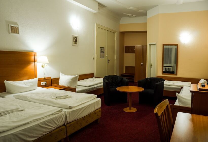 اتاق خانوادگی, Aster An Der Messe