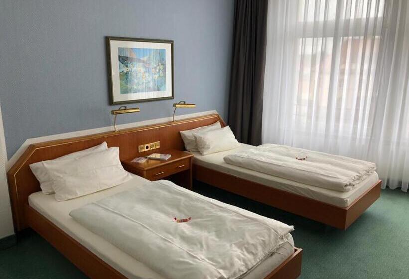 标准单人间, Kaiserhof