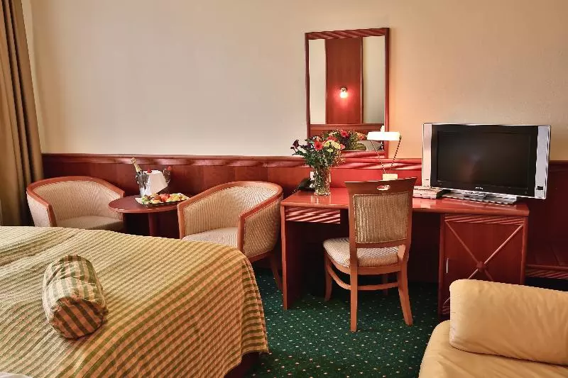 اتاق استاندارد یک نفره, Primavera Hotel & Congress Centre