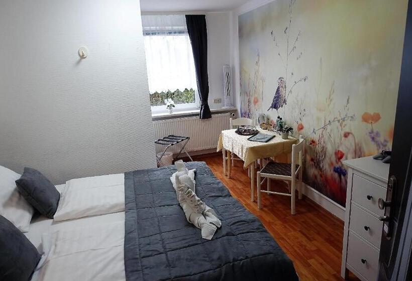 スタンダードルーム, Stern