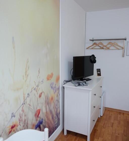 スタンダードルーム, Stern