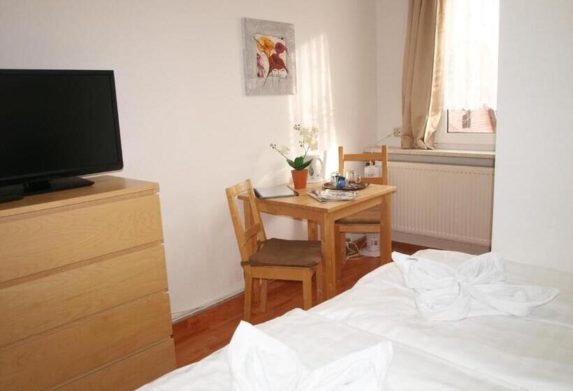 スタンダードルーム, Stern