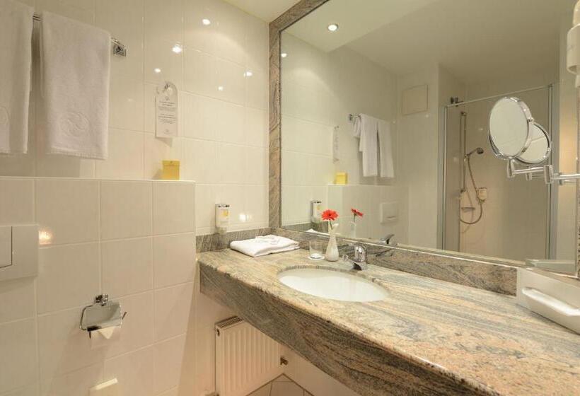 スタンダードシングルルーム, The Monarch