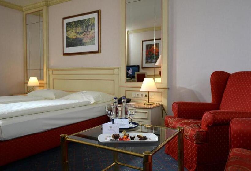 スタンダードルーム, The Monarch