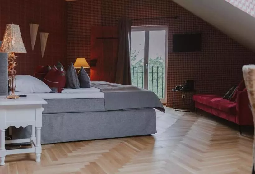 Superior Triple Room, Villa Mittermeier, Hotellerie & Restaurant