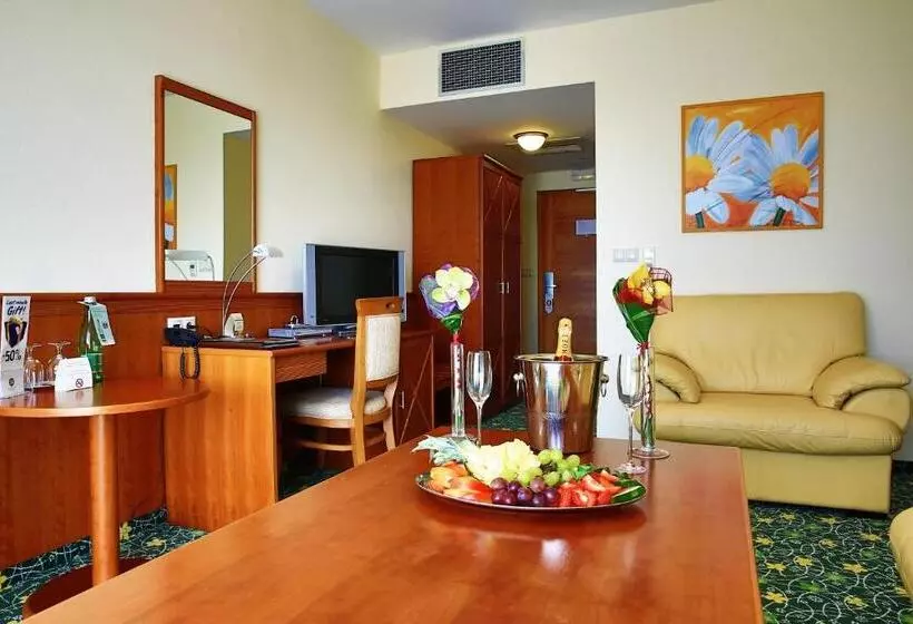 سوییت, Primavera Hotel & Congress Centre