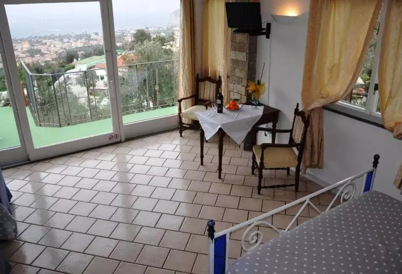 اتاق استاندارد چهار تخته, Casa Mazzola