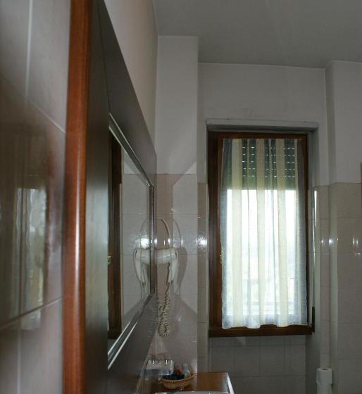 اتاق استاندارد یک نفره, Accursio