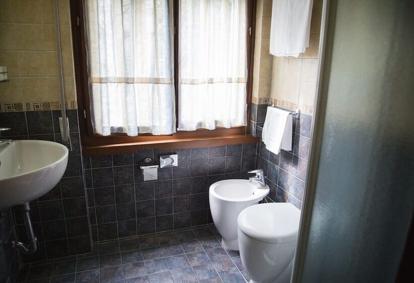 اتاق استاندارد, Accursio