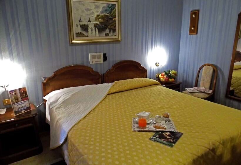 اتاق استاندارد, Accursio