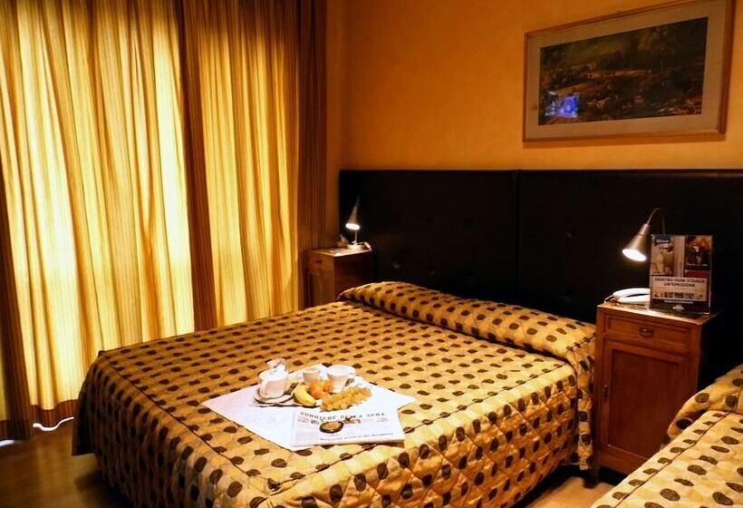 اتاق استاندارد سه نفره, Accursio