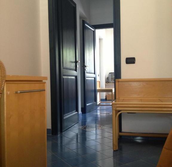 Люкс 2 Спальни, Aura