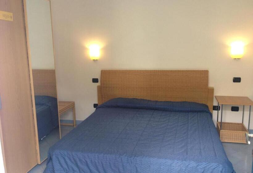 Люкс 2 Спальни, Aura