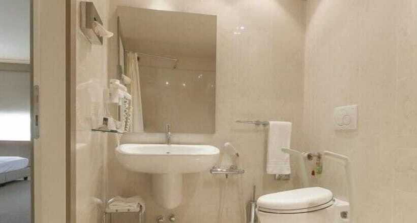 סוויטת ג'וניור, Barrage