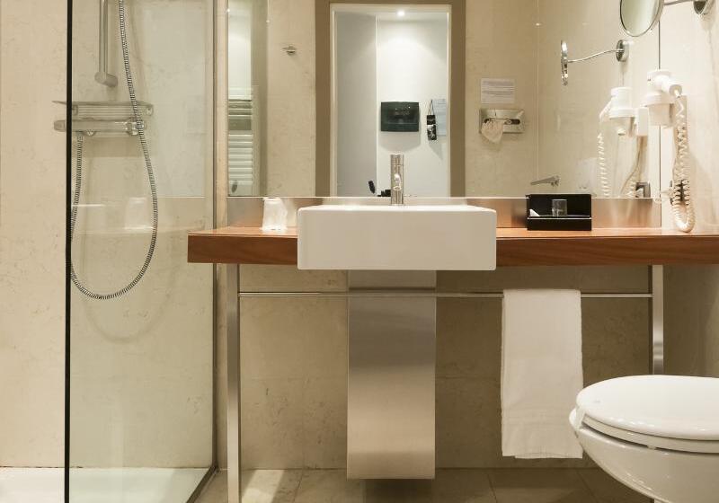 סוויטת ג'וניור, Barrage