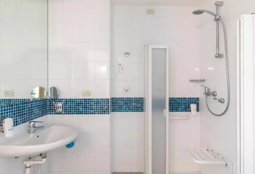 身障者適用スタンダードルーム, B&b Hotel Cherasco Langhe