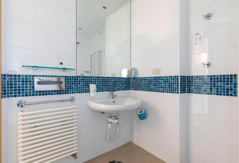 Номер Стандарт Адаптированный для Инвалидов, B&b Hotel Cherasco Langhe