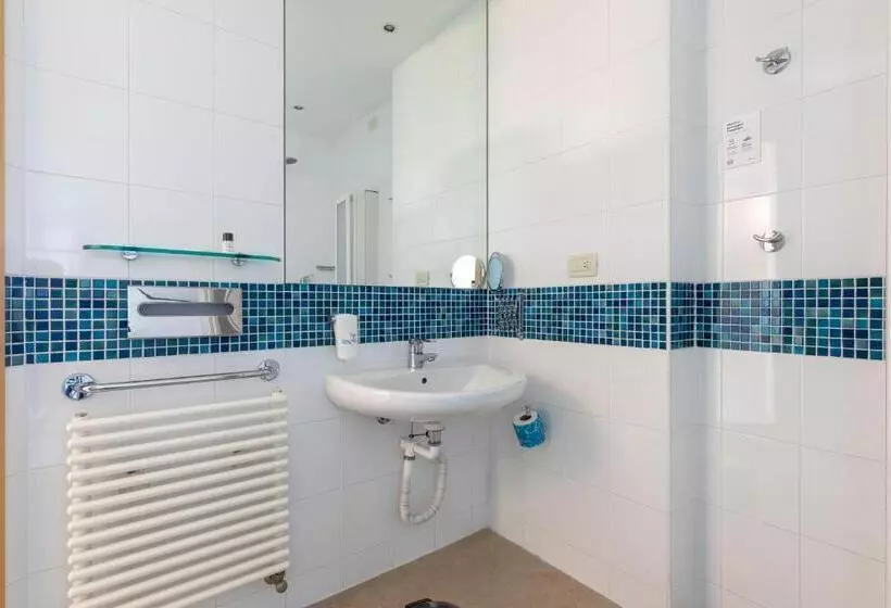 身障者適用スタンダードルーム, B&b Hotel Cherasco Langhe