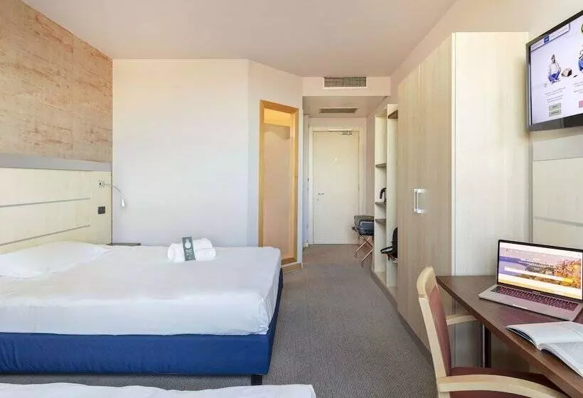身障者適用スタンダードルーム, B&b Hotel Cherasco Langhe