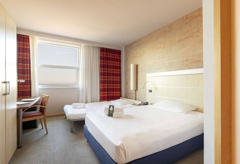 身障者適用スタンダードルーム, B&b Hotel Cherasco Langhe