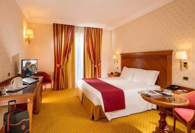 キングサイズベッドのスーペリアルーム, Best Western Hotel Viterbo